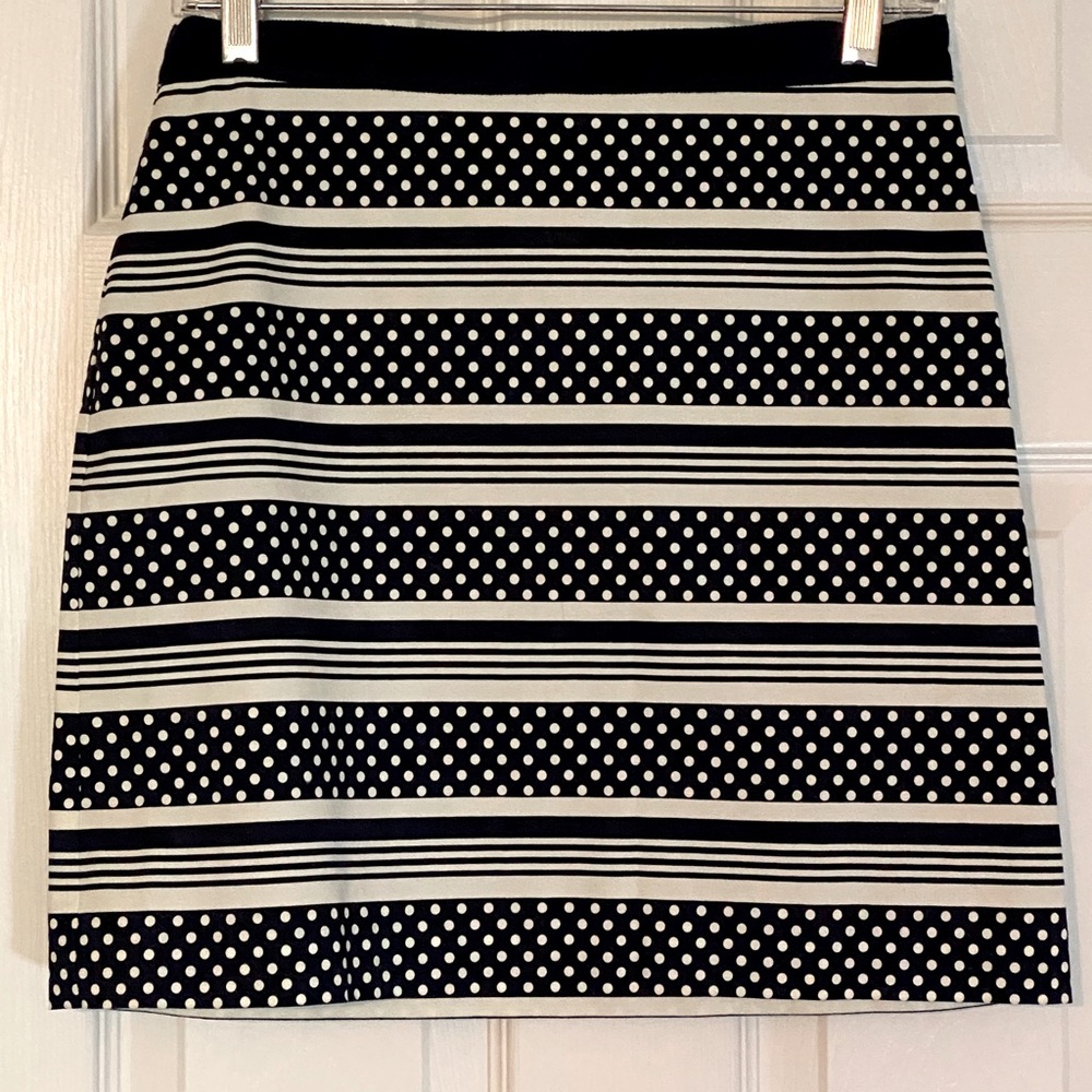 Blue polka dot and striped VINEYARD VINES skirt